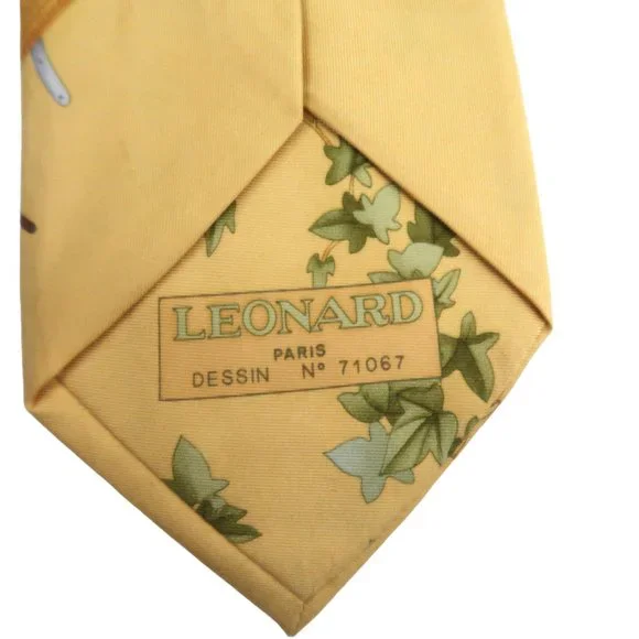 vtg LEONARD PARIS Silk Tie Heraldic print Design #71067
